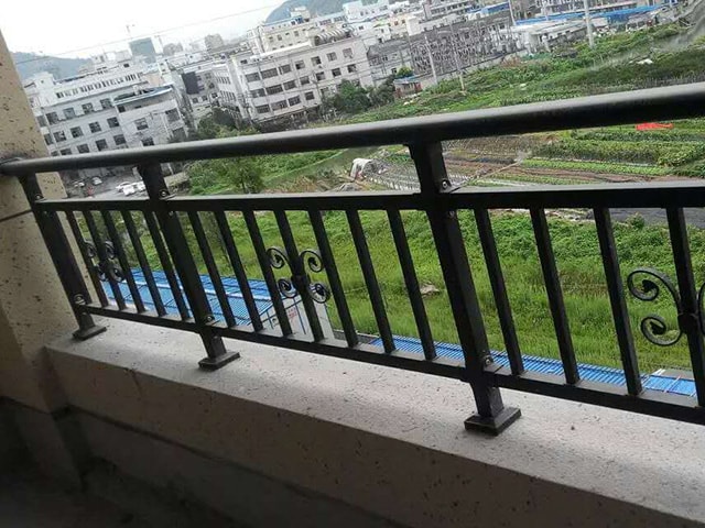 天津锌钢护栏网定制